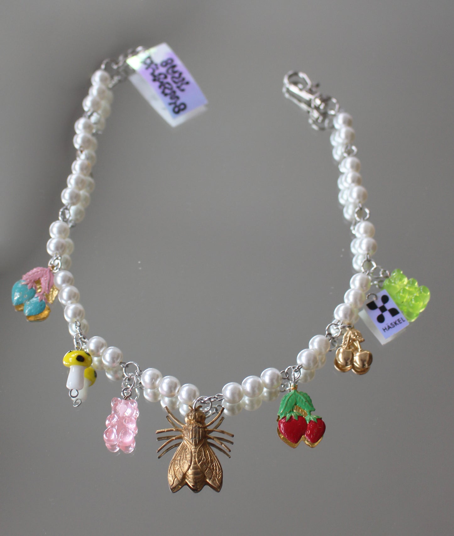 A ACHARM MOSCA NECKLACE