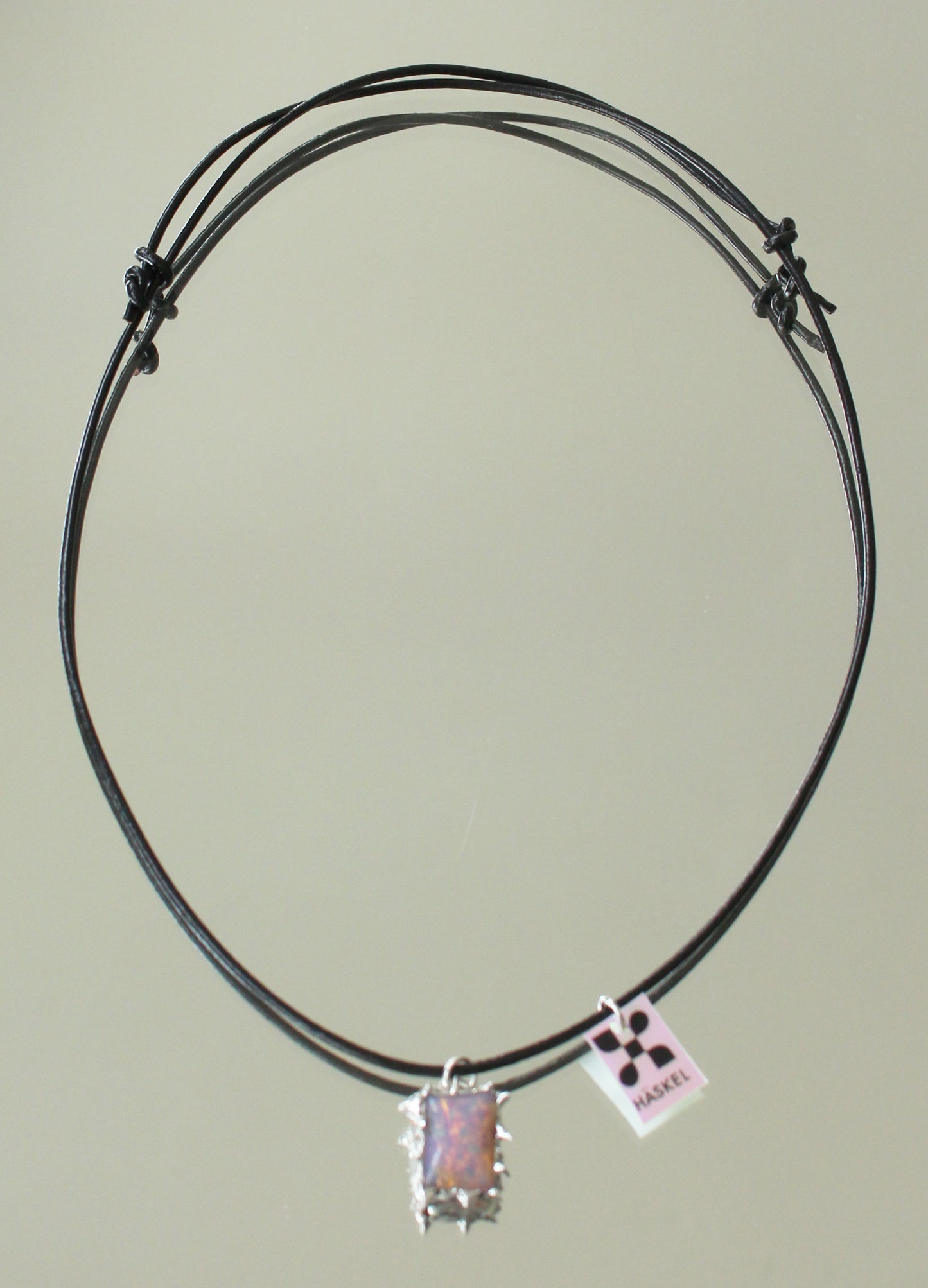 A ACHKER 3 CHOKER