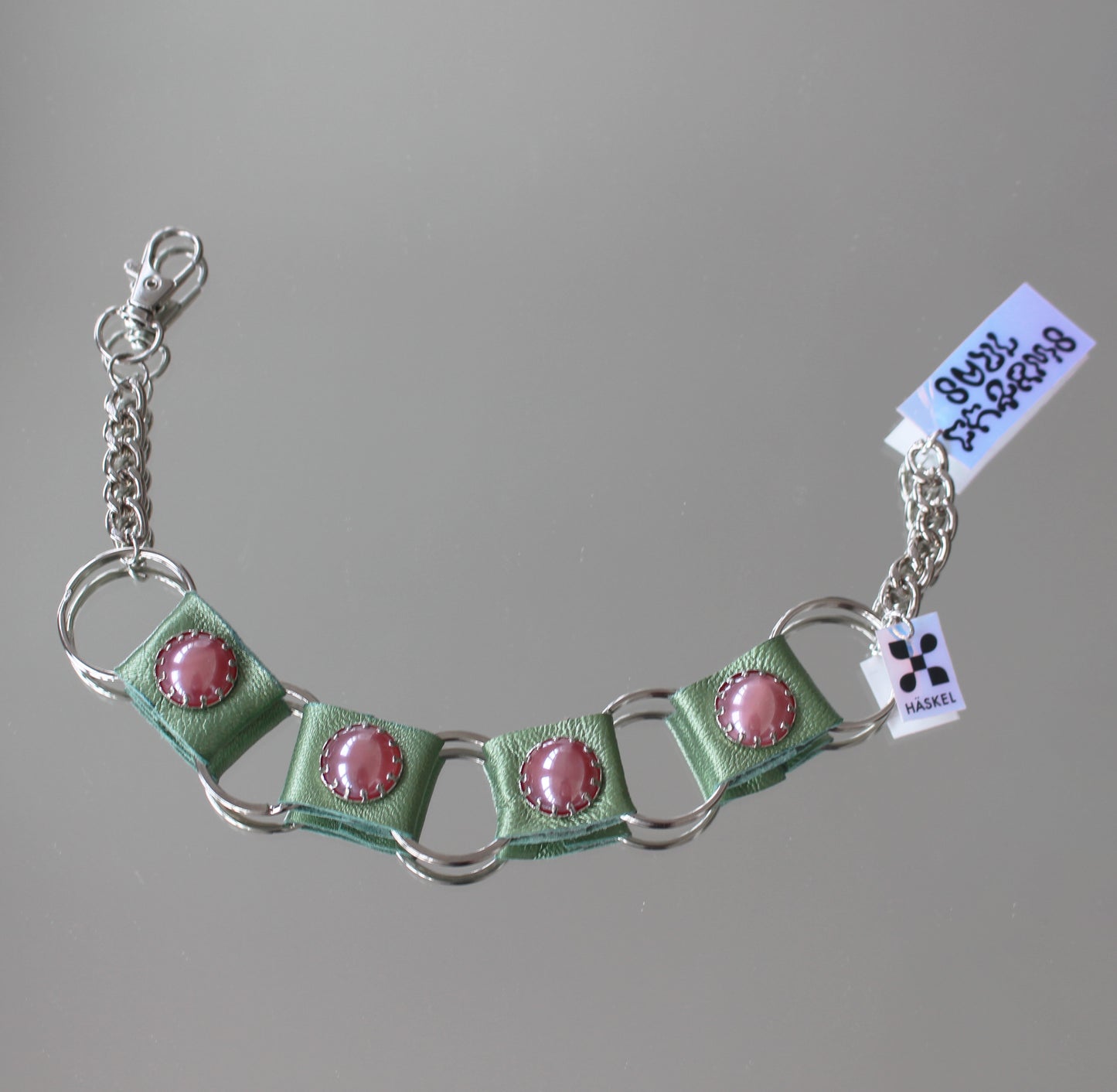 A AB ACHOKER STRAWBERRY GREEN CHOKER
