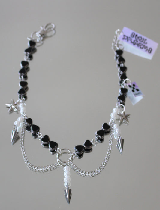 ABLACK STAR NECKLACE