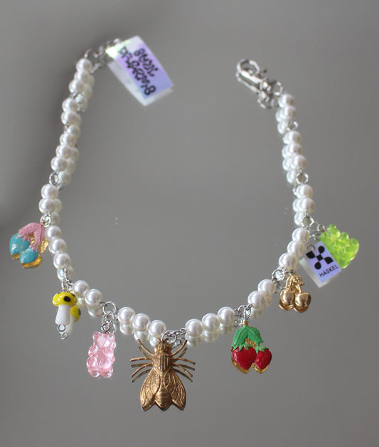 A  ACHARM MOSCA NECKLACE