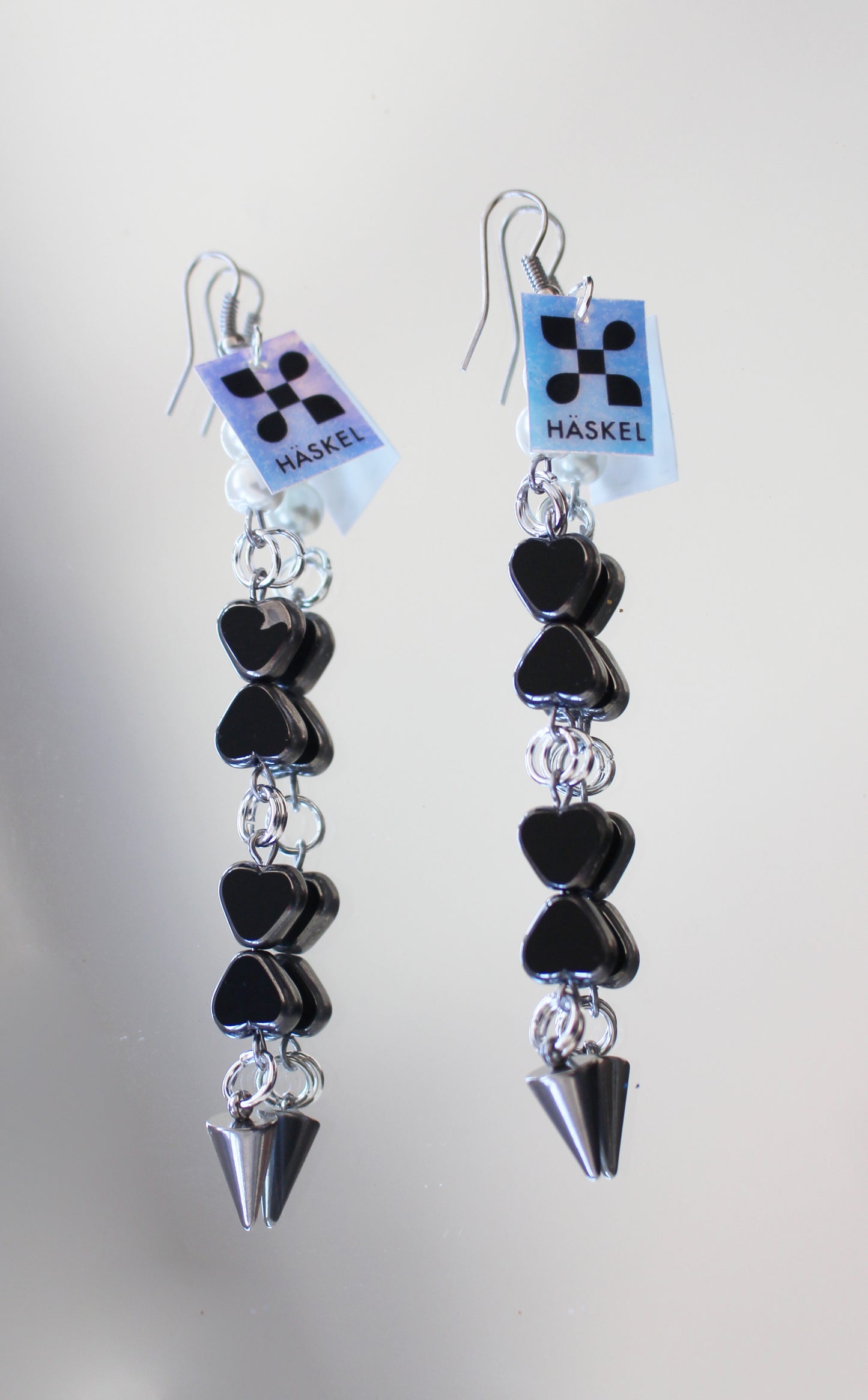 AESTH  WHITE PEARLS EARRINGS