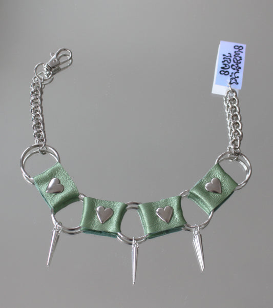 A AB ACHOKER GREEN HEART SPIKES LUX CHOKER
