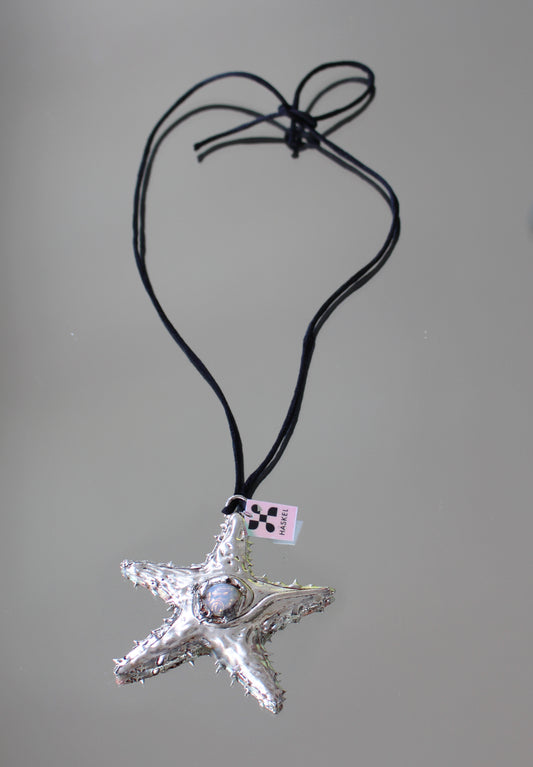 A AB ALACE STARFISH SIKES MILCH  NECKLACE