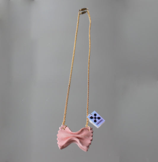 A AB APASTE PINK CHAIN