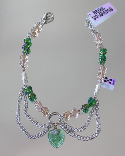 A AB CHAIN GREEN HEART CHOKER