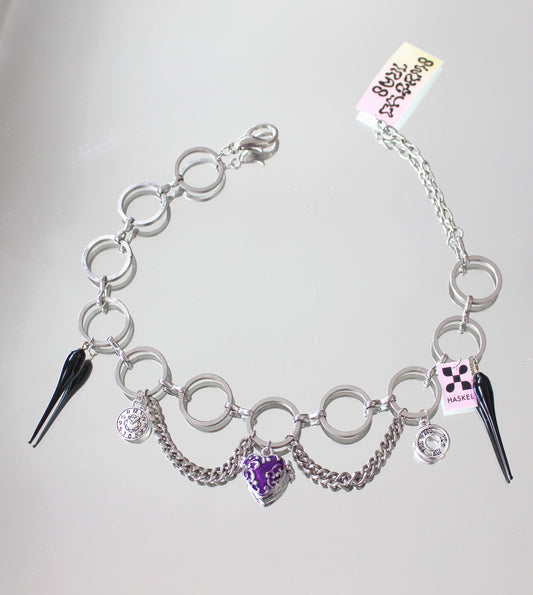 A CHOCKER LOCKET NECKLACE