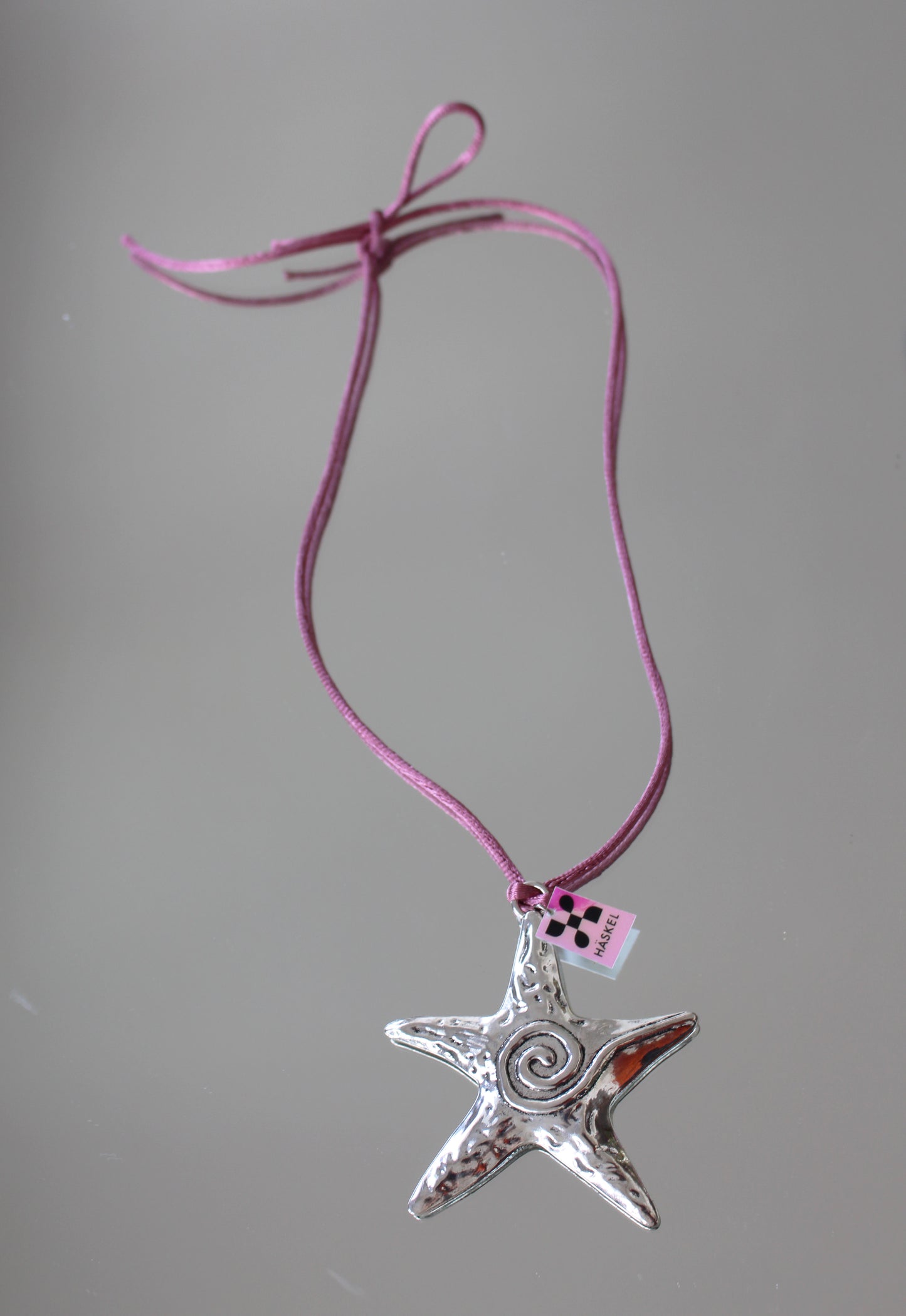 A STARFISH PINK NECKLACE