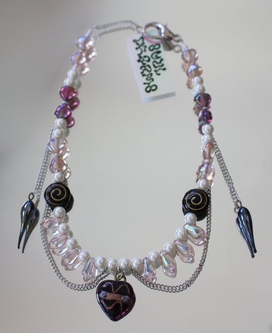 BLACK DELICIOUS NECKLACE