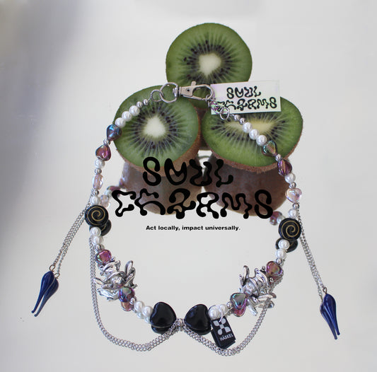 FROG LOVE NECKLACE