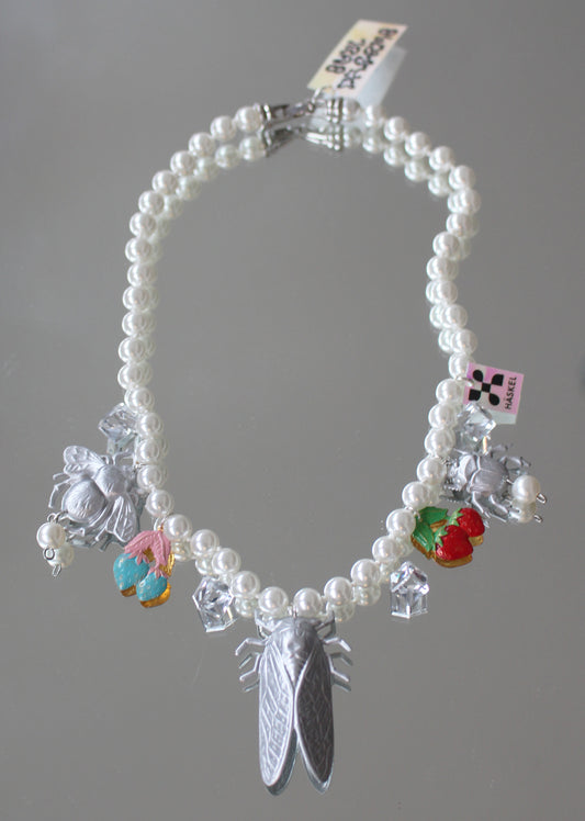 A AB AINSEKT MESS NECKLACE