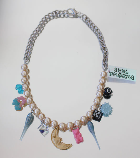 MOON NIPON NECKLACE