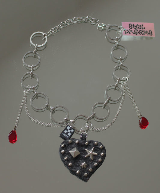 AMOR MAU NECKLACE